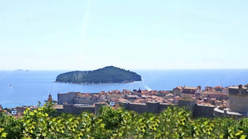 Land of 879 m2 above the Old Town with the ruin house - Dubrovnik